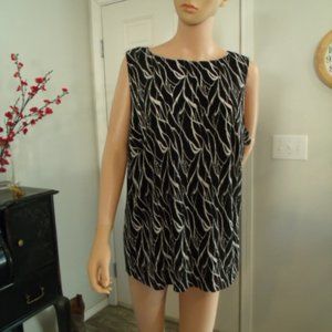 Theo - 2X Black n White Ribbed Sleeveless Blouse